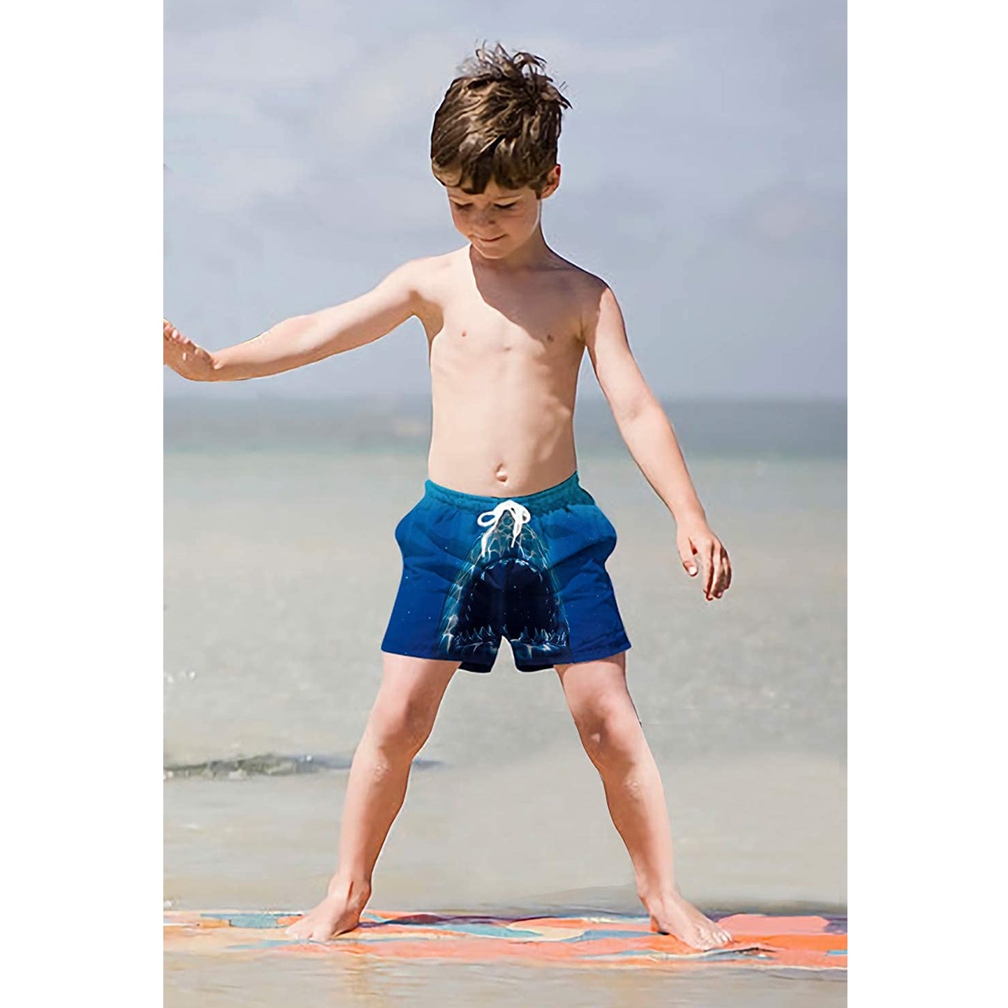 Lustige Badehose für Jungen mit Hai-Motiv