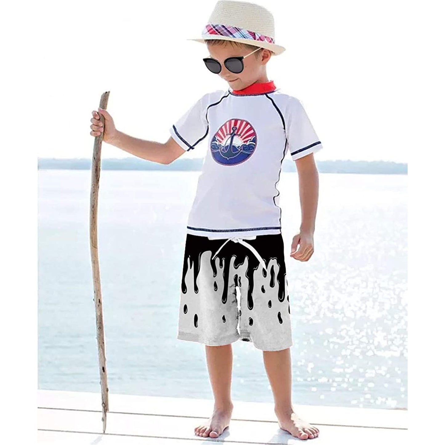 Tropfende lustige Jungen Badehose