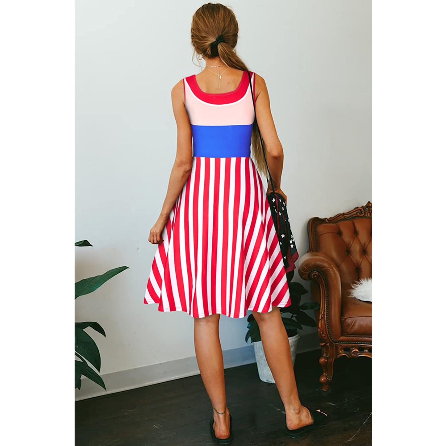 Lustiges Kleid mit amerikanischer Flagge und großen Titten für Frauen