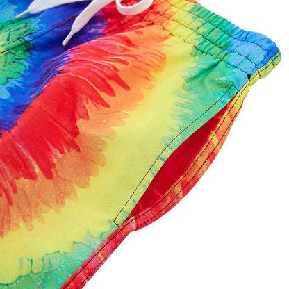 Lustige Badehose für Jungen mit Regenbogen-Batikmuster
