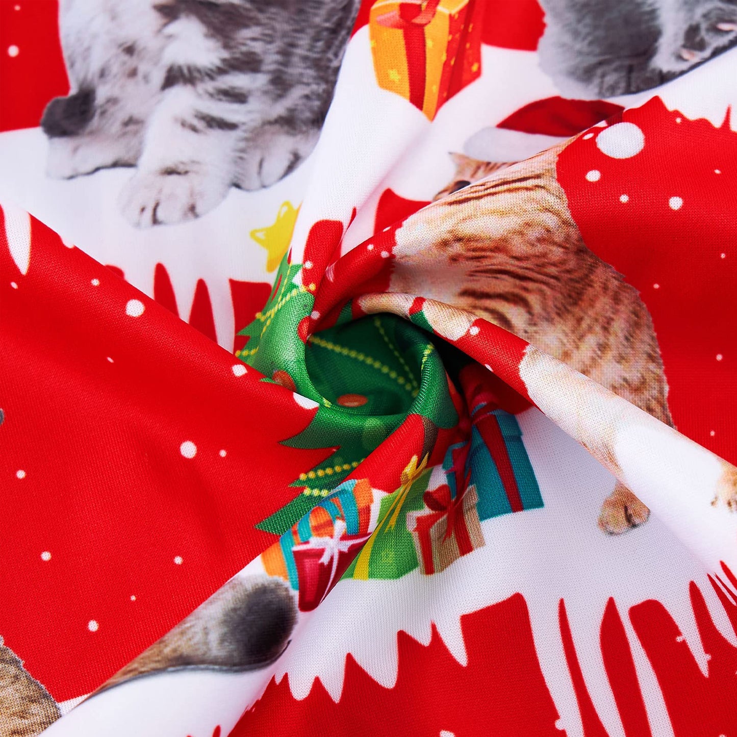 Hässlicher Weihnachtspullover mit Weihnachtsmann-Katzen